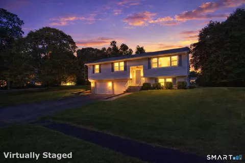 26 Farrel Dr, Ansonia, CT 06401