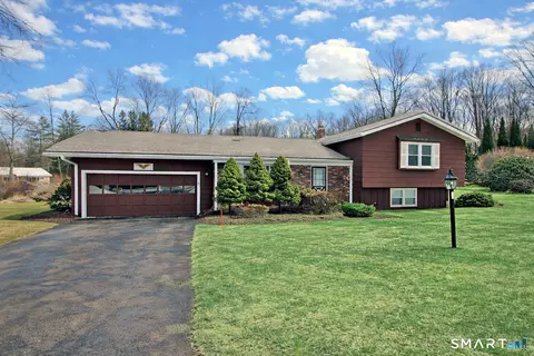 29 Middlefield Rd, Oxford, CT 06478