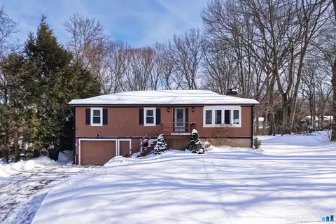 226 Clinton Hill Rd, Wolcott, CT 06716