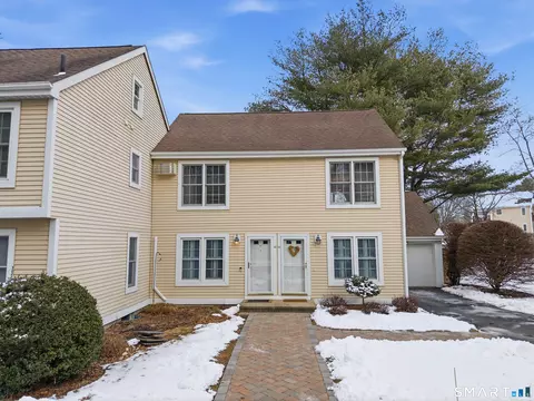 54 Rope Ferry Rd #C42, Waterford, CT 06385
