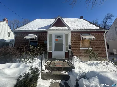 40 Houston St, Waterbury, CT 06704