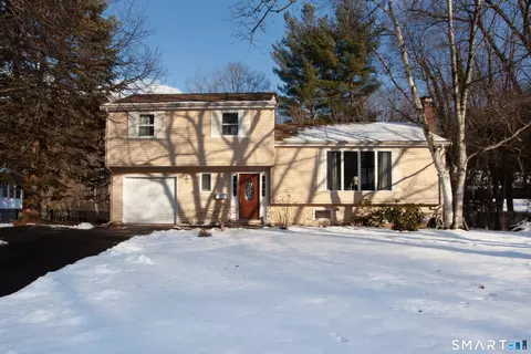 60 Ridgebrook Dr, West Hartford, CT 06107