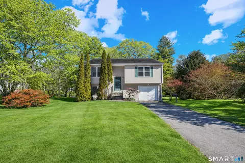93 Pleasant View Dr, Killingly, CT 06241
