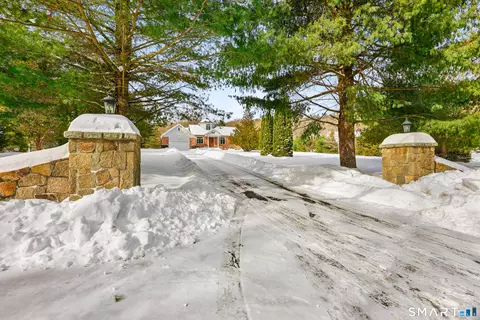 159 Freeman Rd, Oxford, CT 06478