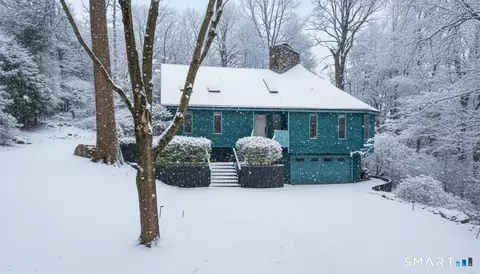 40 Tory Hill Ln, Norwalk, CT 06853