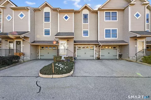 64 Scotch Cap Rd #107, Quaker Hill, CT 06375
