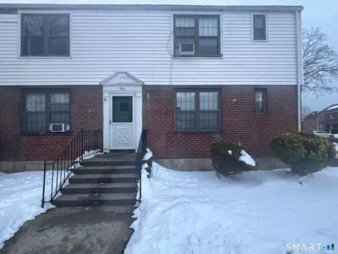 154 Virginia Ave #B, Bridgeport, CT 06610