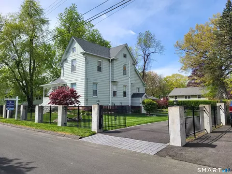 110 Darby St, Bloomfield, CT 06002