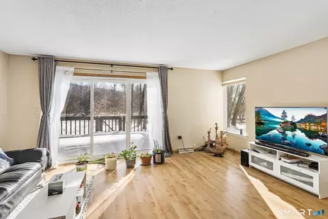 126 Hopmeadow St #3H, Weatogue, CT 06089