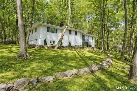 93 Tersana Dr, Easton, CT 06612