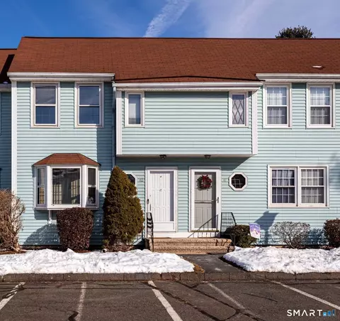 1 Abbott Rd #40, Ellington, CT 06029