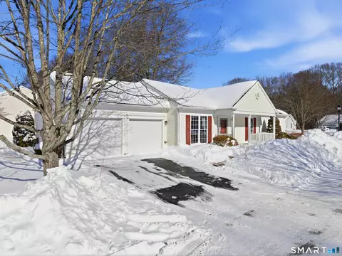 12 Beechwood Dr, Waterford, CT 06385