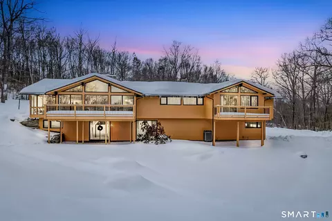 305 Westledge Dr, Torrington, CT 06790