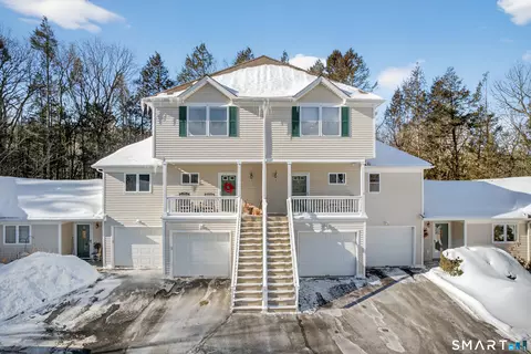 10 Trout Brook Cir #10, Newtown, CT 06470