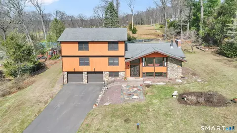 3 Standish Rd, Ellington, CT 06029