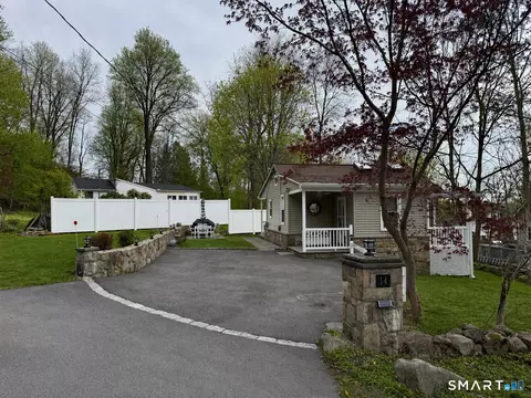 14 Bantam Rd, New Fairfield, CT 06812