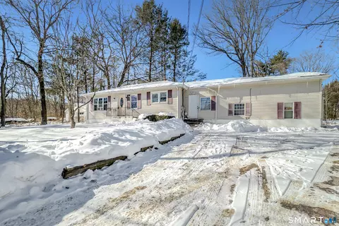 31 Farmwood Rd, Waterbury, CT 06704