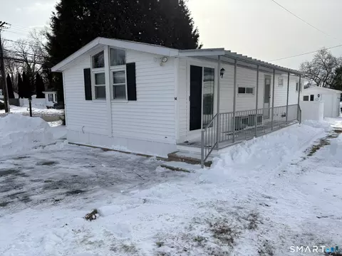 14 Chestnut Dr, Westbrook, CT 06498