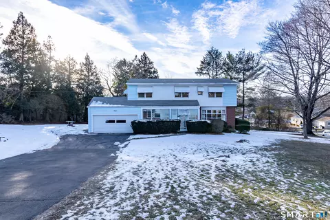 126 Cherry Hill Rd, Branford, CT 06405