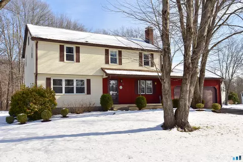 19 Tiffany Dr, Windsor, CT 06095