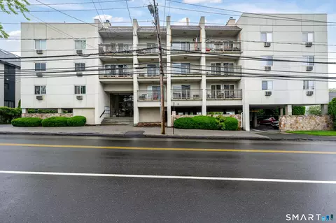 950 Cove Rd #B6, Stamford, CT 06902