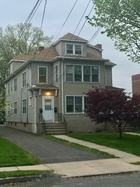 51 Bretton Rd, West Hartford, CT 06119