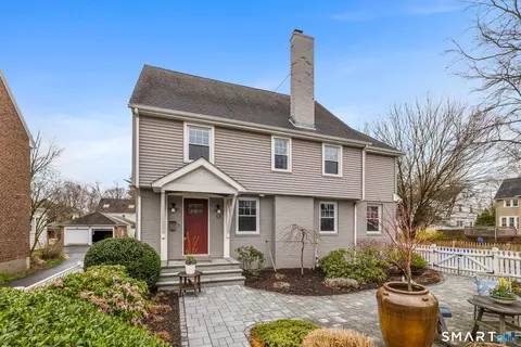 37 Ellsworth Rd, West Hartford, CT 06107