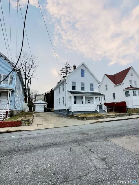 42 Spring St, New London, CT 06320