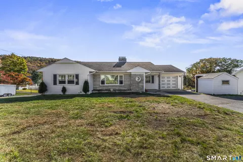 92 Feldspar Ave, Beacon Falls, CT 06403