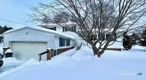 41 Barnum Rd, New Fairfield, CT 06812