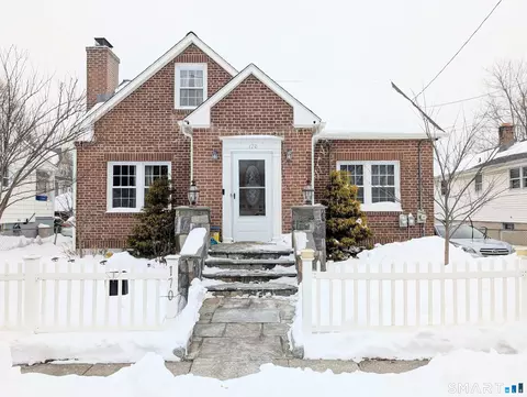170 Edgewood St, Stratford, CT 06615