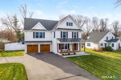 38 Macdonald Rd, Trumbull, CT 06611