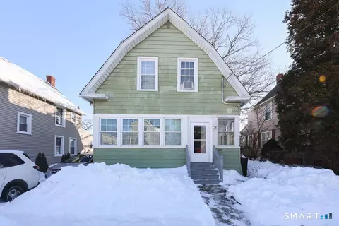 33 Baggott St, West Haven, CT 06516