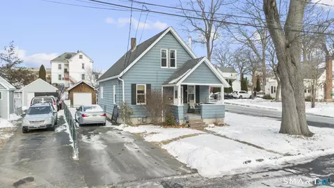 3 Anderson St, Manchester, CT 06040