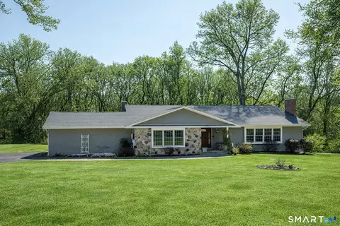 9 Delno Dr, Danbury, CT 06811