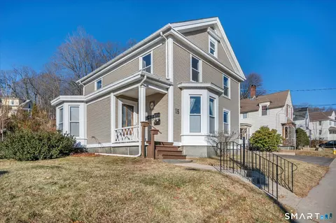 15 Mountain St, Vernon, CT 06066