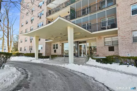 25 Cartright St #3K, Bridgeport, CT 06604