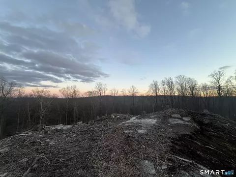 lot8 Stone Bridge Trl, Newtown, CT 06482