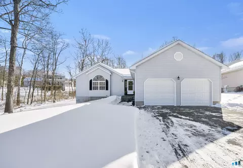 281 Briarwood Ln, Middletown, CT 06457