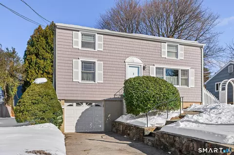 6 Clara Dr, Norwalk, CT 06851