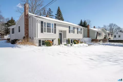 51 Greenes Ridge Rd, Hamden, CT 06514