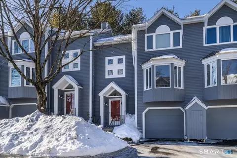 8 South St #B9, Danbury, CT 06810