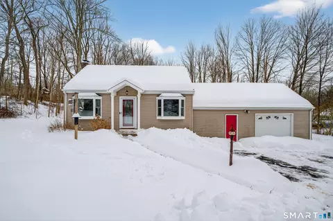 141 Sillimanville Rd, Moodus, CT 06469