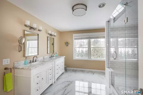 Bath - 34 Kent Rd, Warren, CT 06754 photo 2 of 3