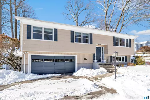 1478 Jennings Rd, Fairfield, CT 06824