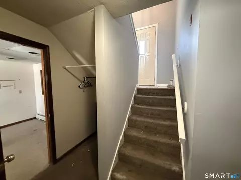 Entry Way - 98 1st St, Suffield, CT 06078 photo 1 of 2