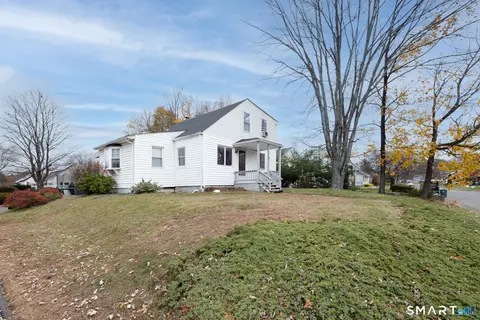 3 Sandra St, Bristol, CT 06010