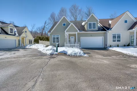 7 Chestnut Hollow Rd #7, Colchester, CT 06415