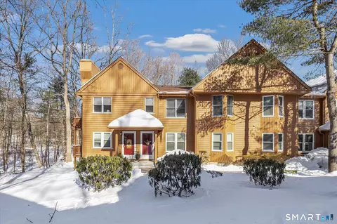 19 Pine Needle Dr #19, Shelton, CT 06484