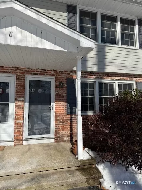 280 E Main St #E2, Clinton, CT 06413